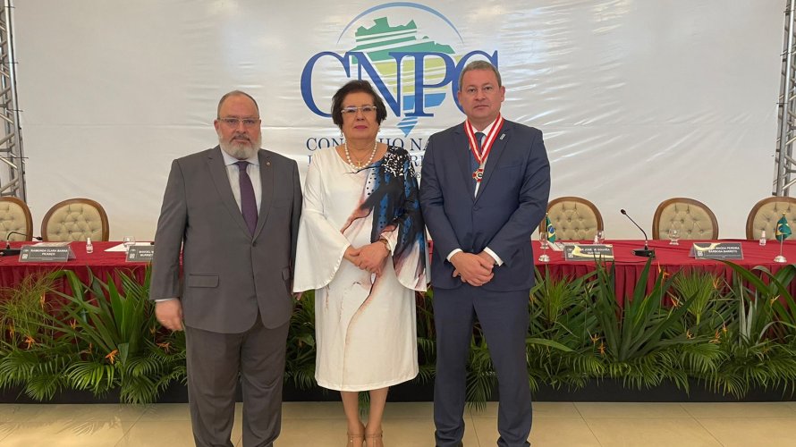 Presidente da CONAMP recebe medalha do CNPG e acompanha eleição para o CNPG